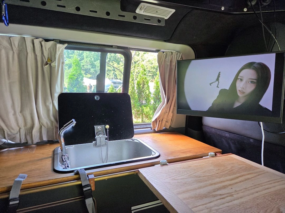 스타렉스팝업루프 캠핑카 이미지