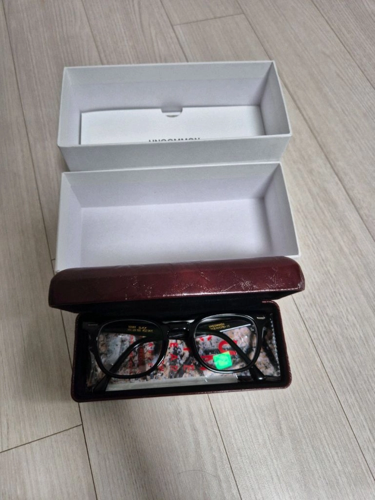 언커먼 테리 뿔테 안경 이미지