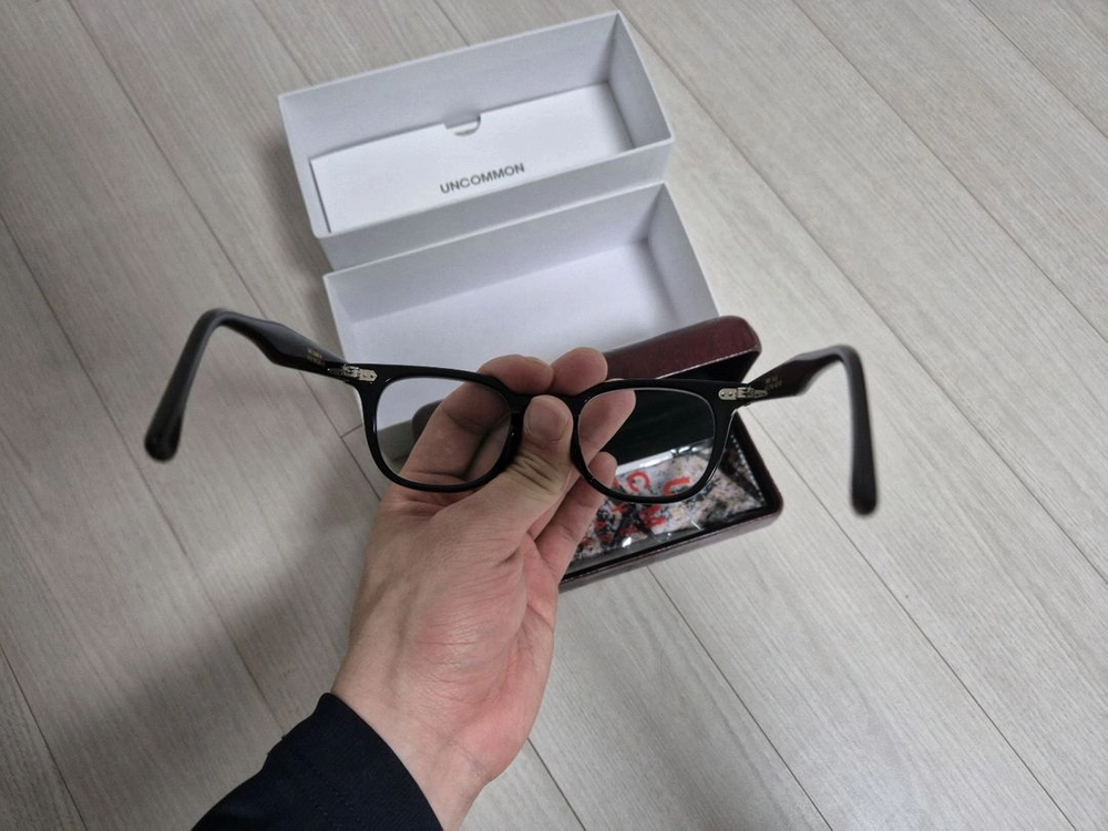 언커먼 테리 뿔테 안경 이미지