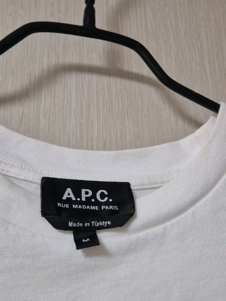 (정품) 23년 아페쎄 A.P.C. 샐리 카 반팔 티셔츠 화이트 이미지