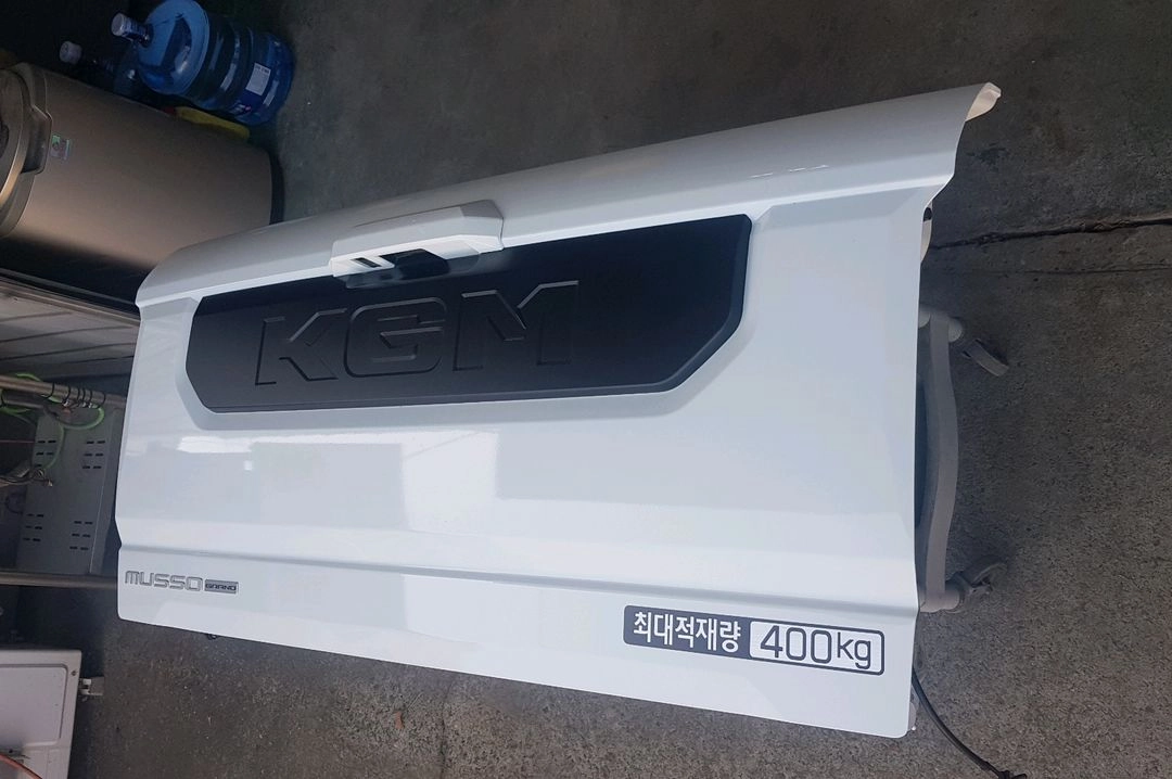 무쏘 Q300그랜드 26년식 KGM 적재함 트렁크도어 뒷문짝 신차탈거보관 팝니다 이미지