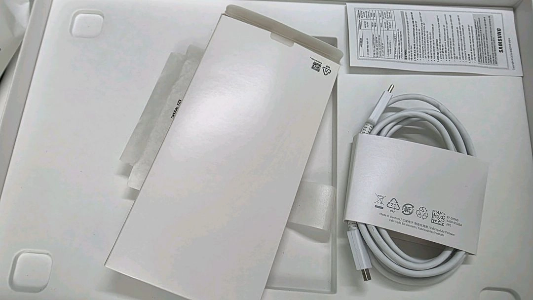 갤럭시북 울트라 6 RTX5060 RAM32 SSD1TB 풀박스 이미지