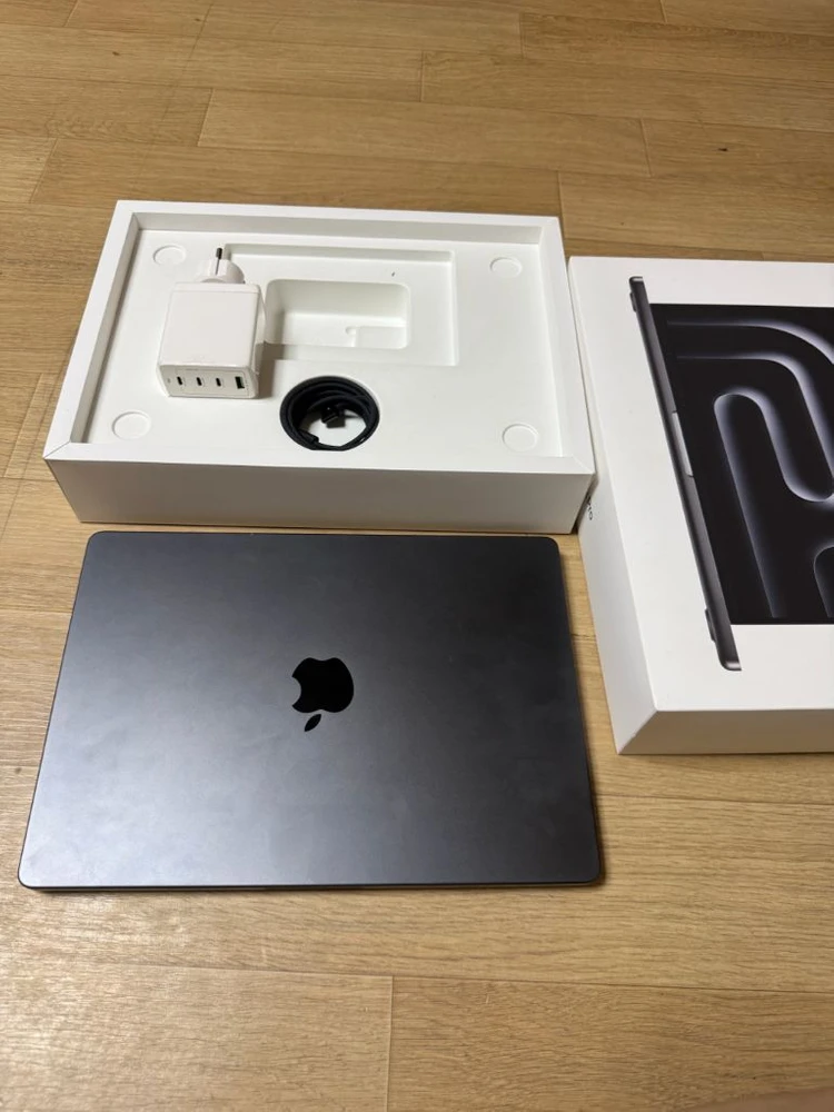 맥북 프로 M4 14인치 RAM 24GB SSD 512GB 이미지