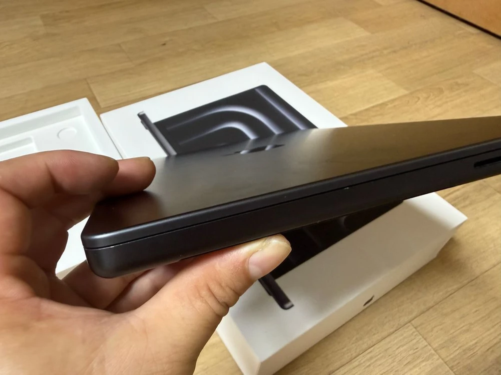 맥북 프로 M4 14인치 RAM 24GB SSD 512GB 이미지