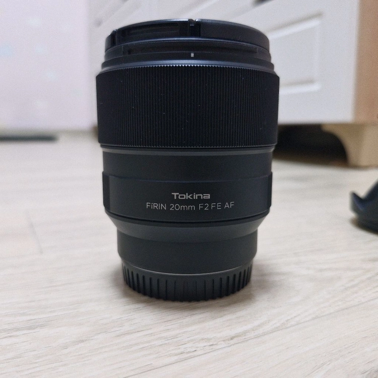 Tokina FiRIN 20mm F2 FE AF 렌즈 이미지