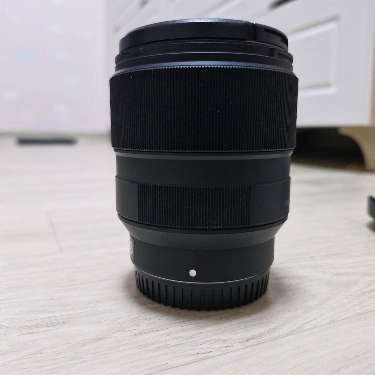 Tokina FiRIN 20mm F2 FE AF 렌즈 이미지