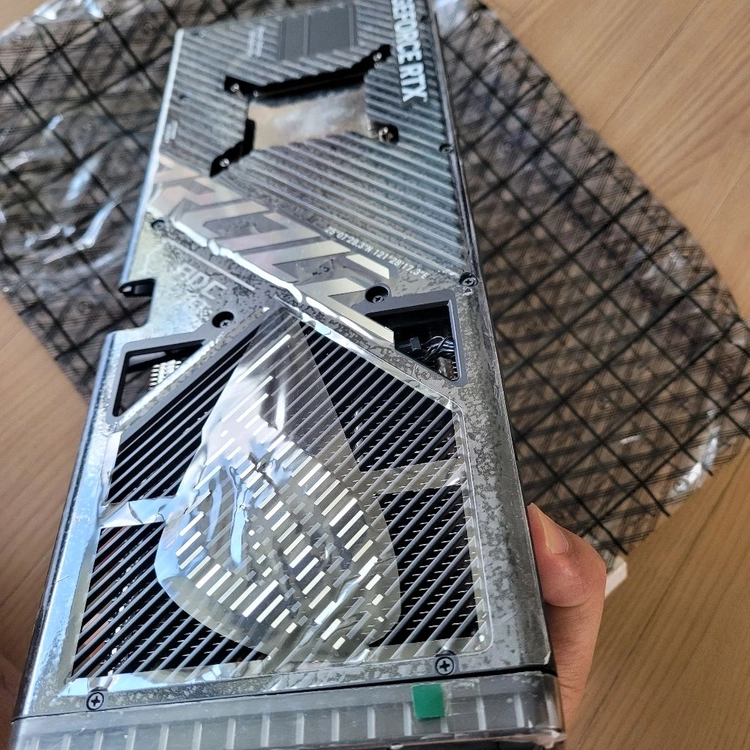 rtx4090 strix 방열판 이미지