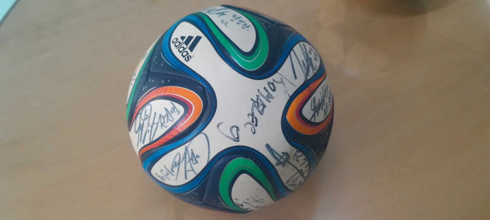 2014 월드컵 브라주카 축구공 사인볼 이미지