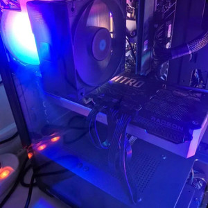 급처 인텔 i7 14700f, rx 9070xt 램32g, ssd 1tb 하이엔드컴퓨터게이밍PC 이미지