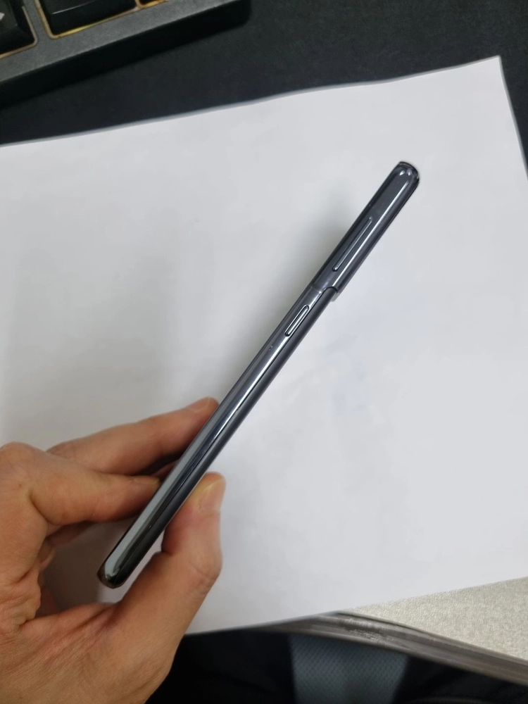 갤럭시S21 256GB 블랙 자급제 중고폰 048535 이미지