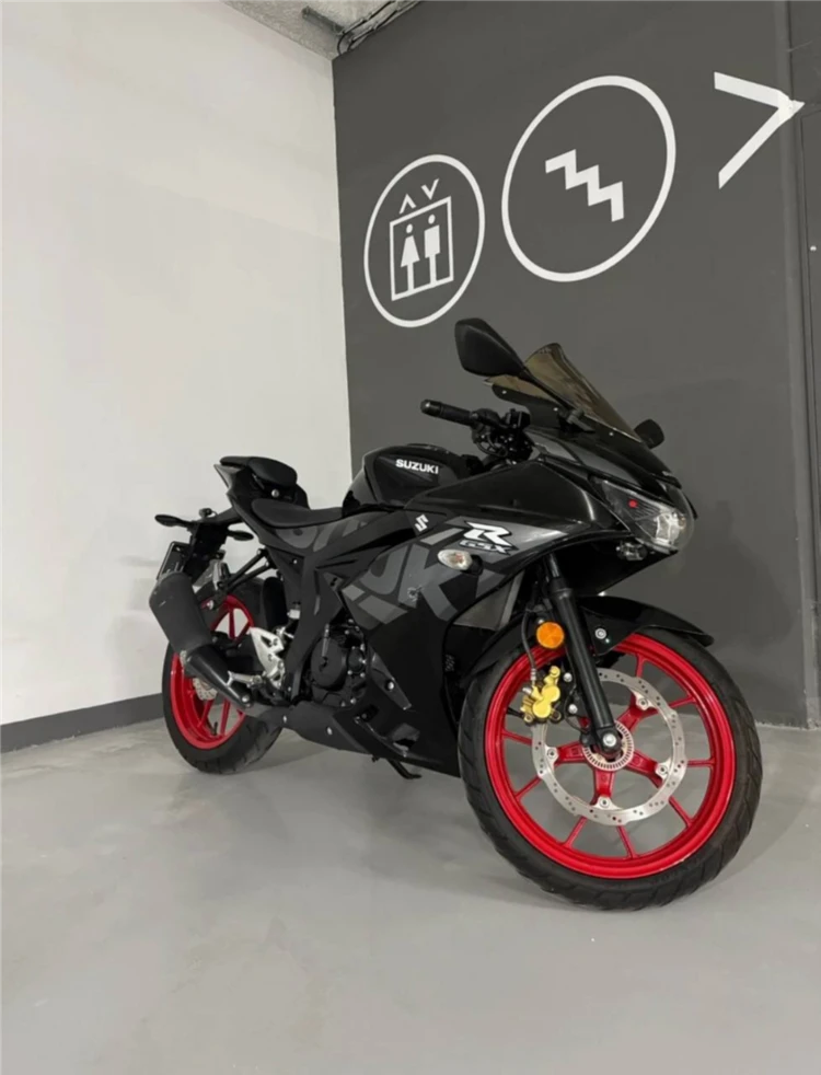 스즈키 Gsxr125 23년식 블랙 - 안심되는 중고거래