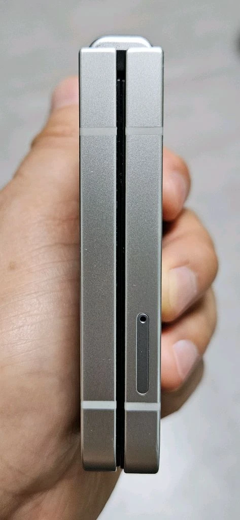갤럭시 Z플립6 실버 256GB 싸게 팝니다. 이미지