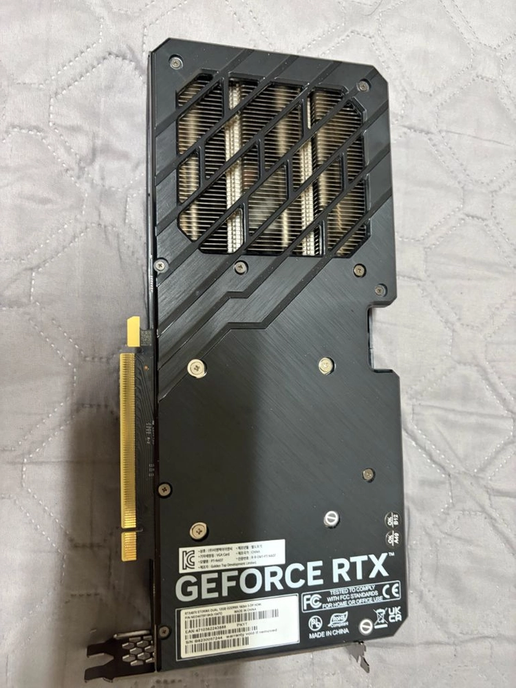 이엠텍 Geforce RTX4070 그래픽카드 이미지
