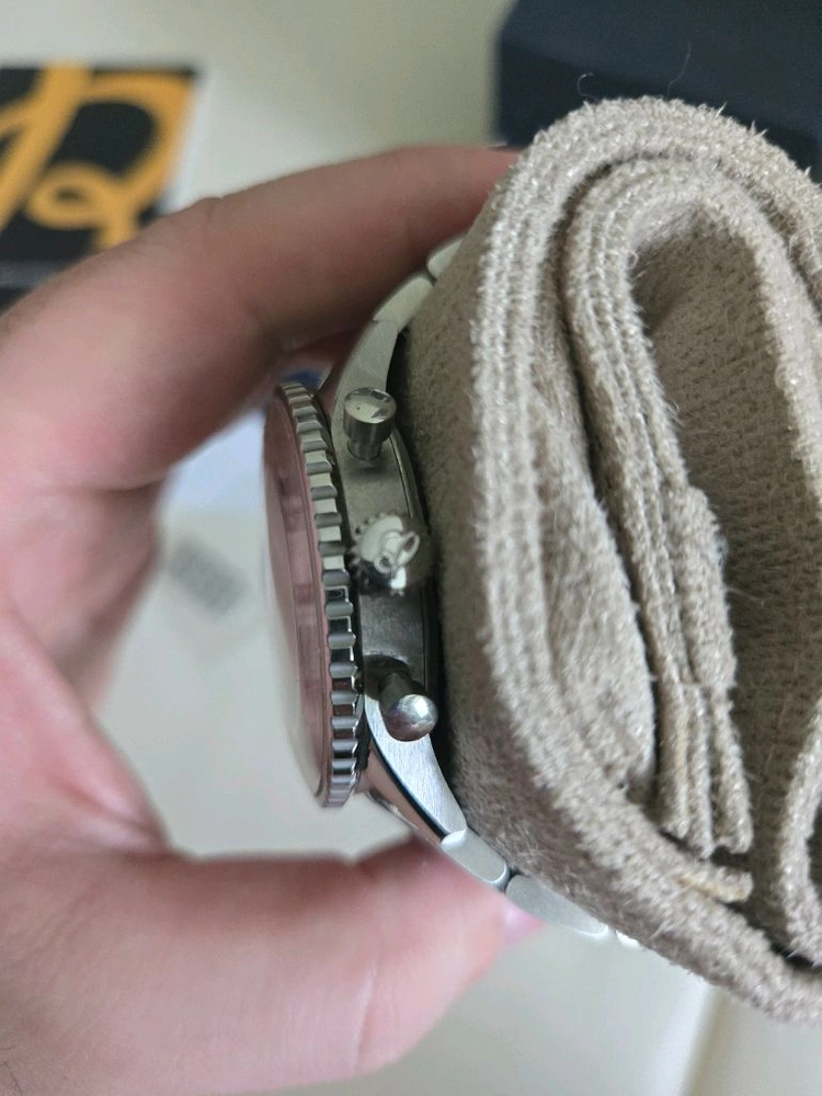 브라이틀링 네비타이머 B01 43mm 코리아에디션 판매합니다. 이미지