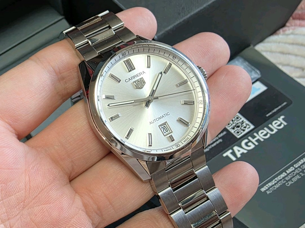 태그호이어 까레라 데이트 실버 39mm - 안심되는 중고거래