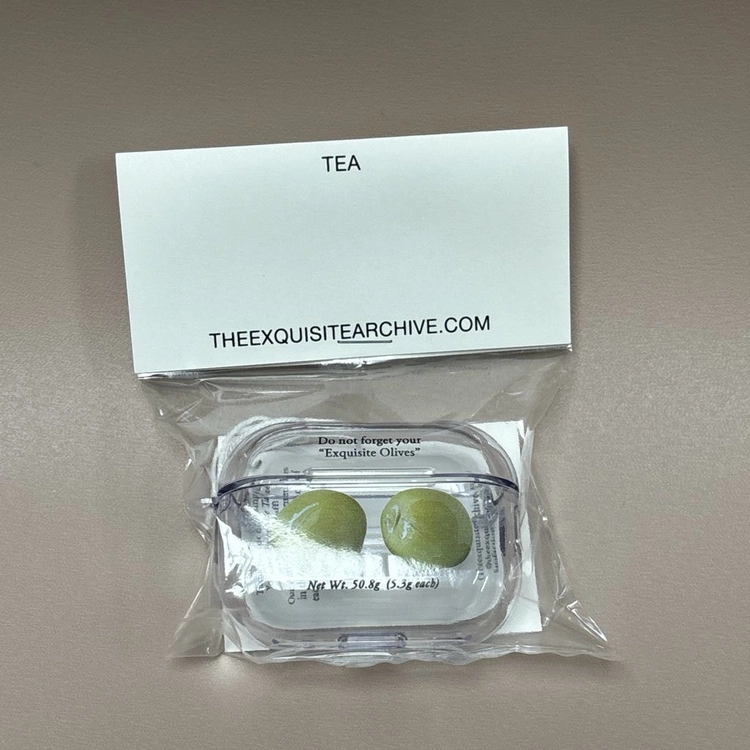 [새상품] TEA 에어팟 케이스 프로 2세대 Olive Pods 이미지