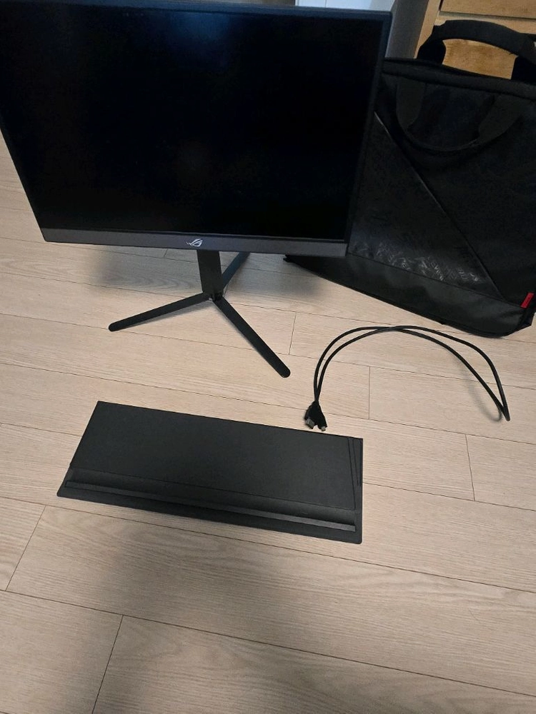 ASUS ROG STRIX XG17AHP 240Hz 게이밍 휴대용 모니터 이미지