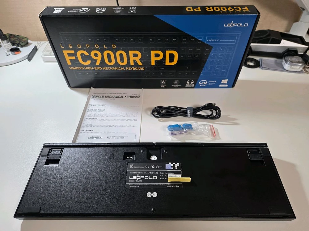 레오폴드 FC900R 적축 간이윤활 기계식 스웨디시 키보드 저렴하게 드려요 이미지
