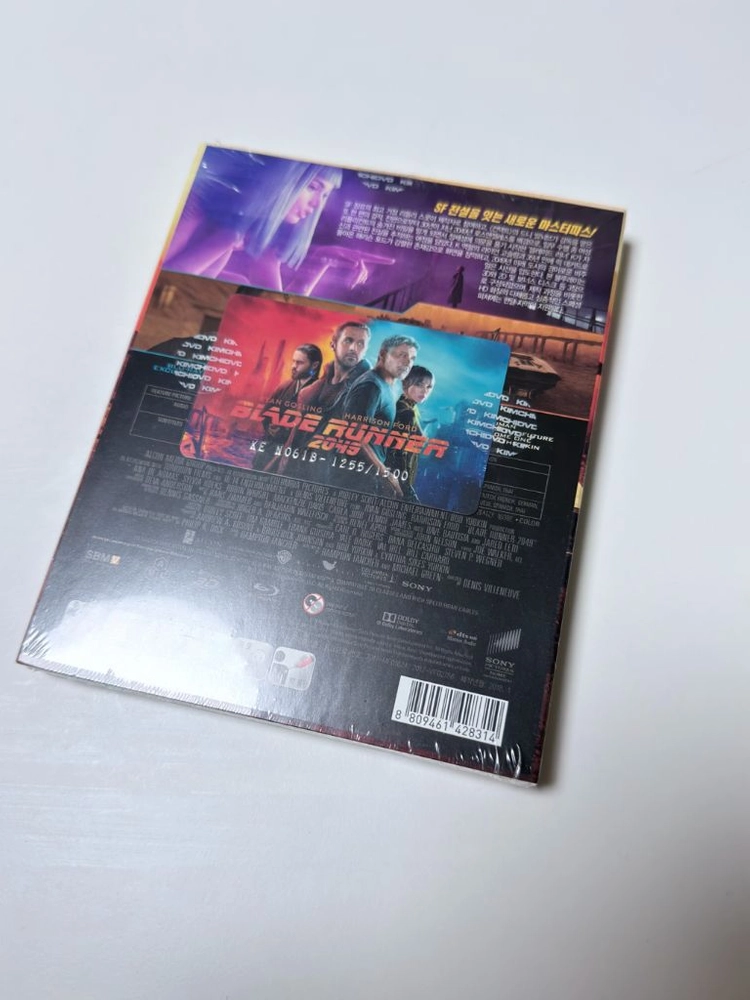 [3D 블루레이] 블레이드 러너 2049: 렌티큘러 오링케이스 스틸북 한정판 합본팩 (3disc: 3D + 2D + 이미지