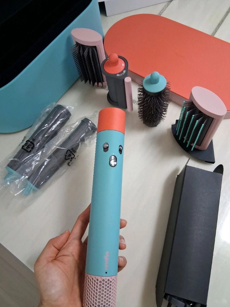 다이슨 에어랩 한정판 컬러 이미지