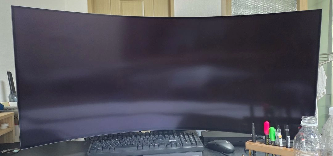 AMD 라이젠9 9950X3D RTX 5090 올화이트 최고사양 컴퓨터 본체 + LG OLED 모니터 판매 이미지