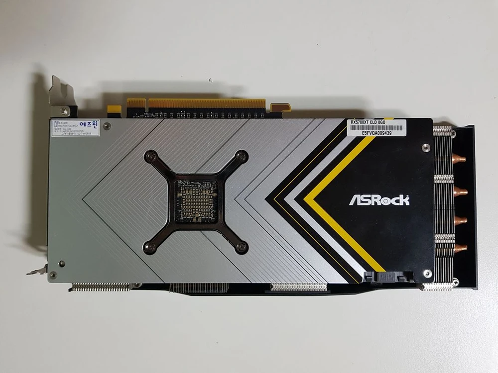 ASRock RX5700XT 이미지