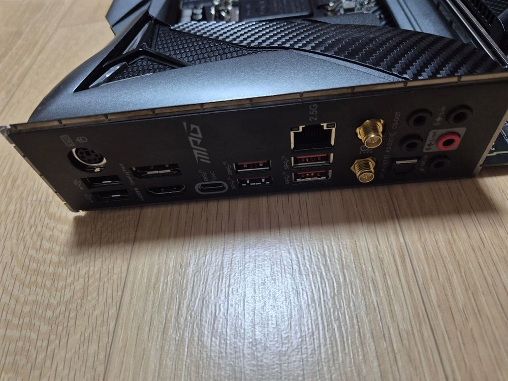 MSI Z490 CARBON WIFI 보드 팝니다(안테나O) 이미지