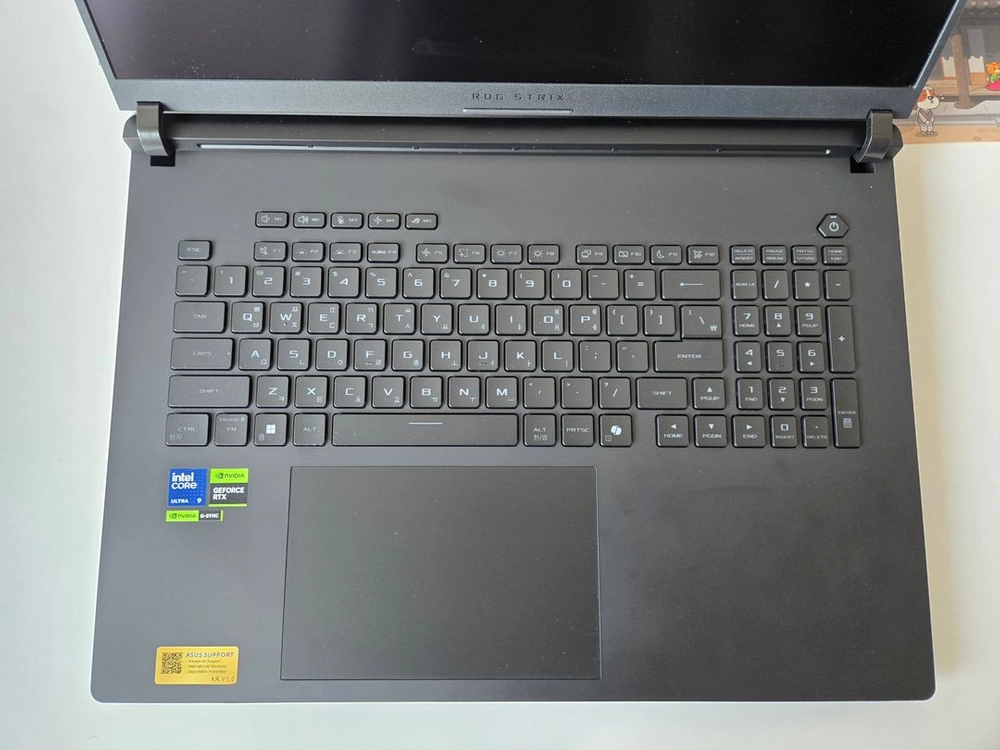 하이엔드 노트북. 에이수스 2025 ROG STRIX SCAR 18 G835LX-SA041W 이미지
