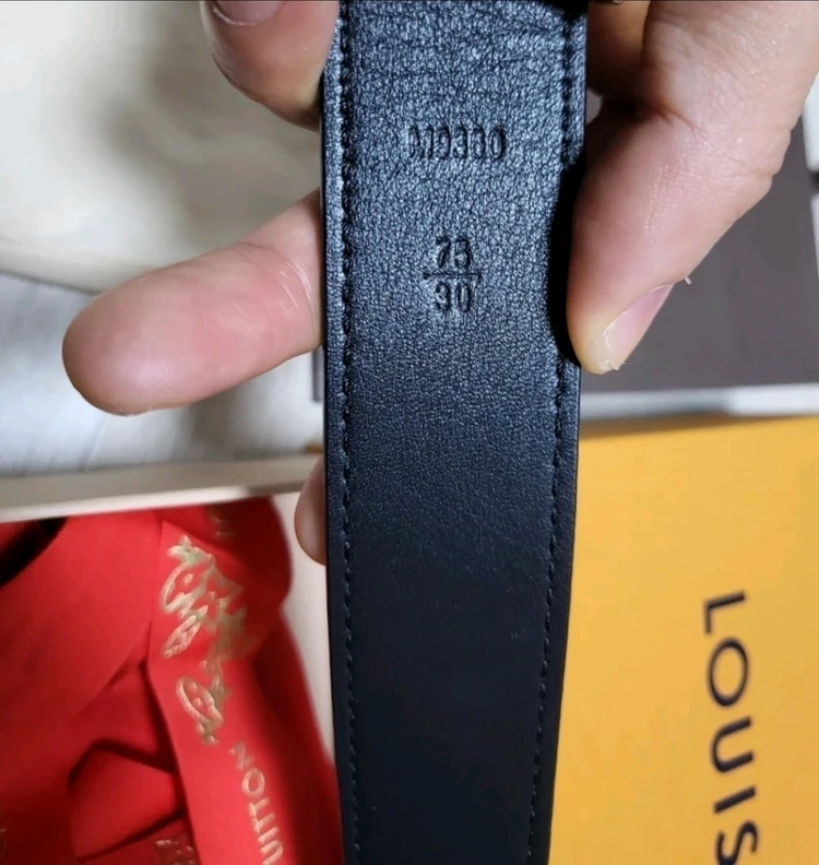 루이비통 벨트 여성벨트 LV 트위스트 30MM 75사이즈 벨트 이미지
