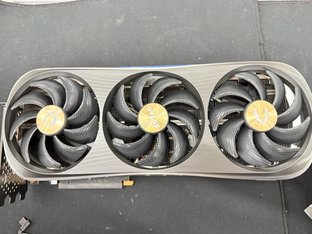 조텍 RTX 4090 판매합니다 이미지