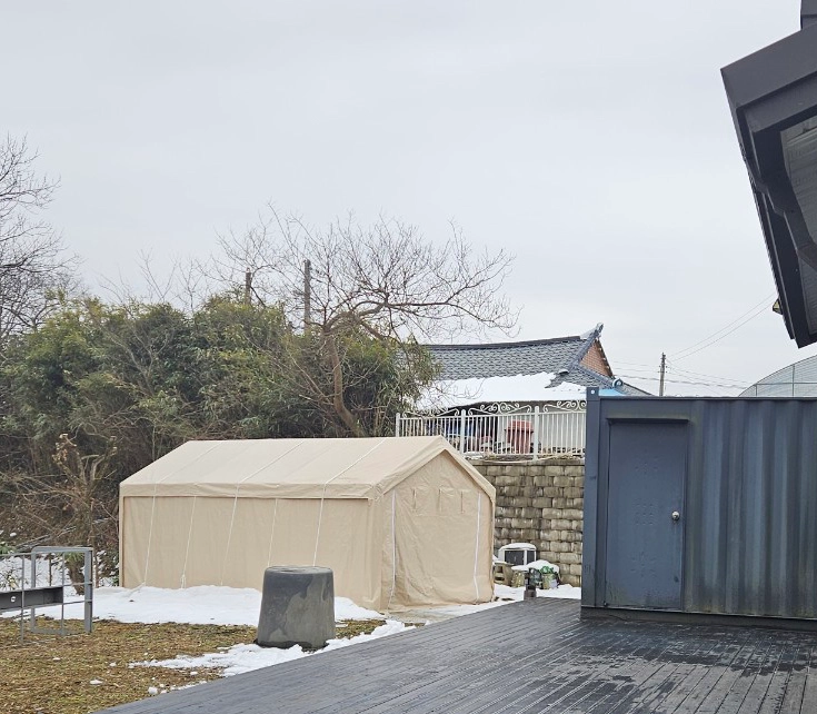 몽골텐트 캠핑 차량용 주차장 이동식 간이 창고 조립식창고 천막창고 이미지