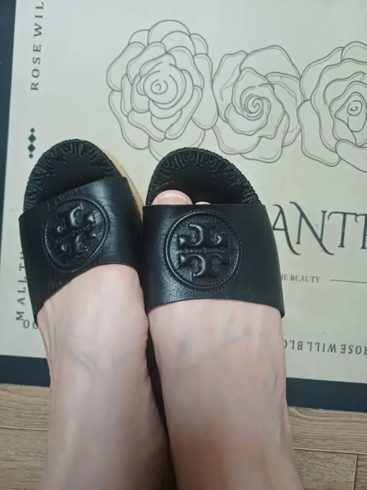 토리버치 정품 블랙 가죽 여성 샌들 225 230 굽 7.5 이미지