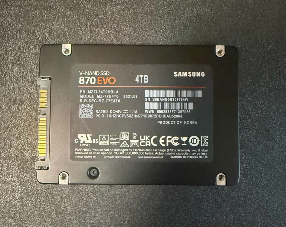 삼성 870 EVO 4TB SSD 이미지