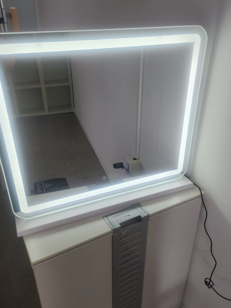 단순개봉 LED 화장대 거울 60×52 화이트 이미지