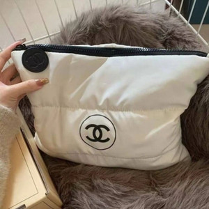 새상품 패딩 파우치 클러치백 데일리백 <아이보리> 이미지