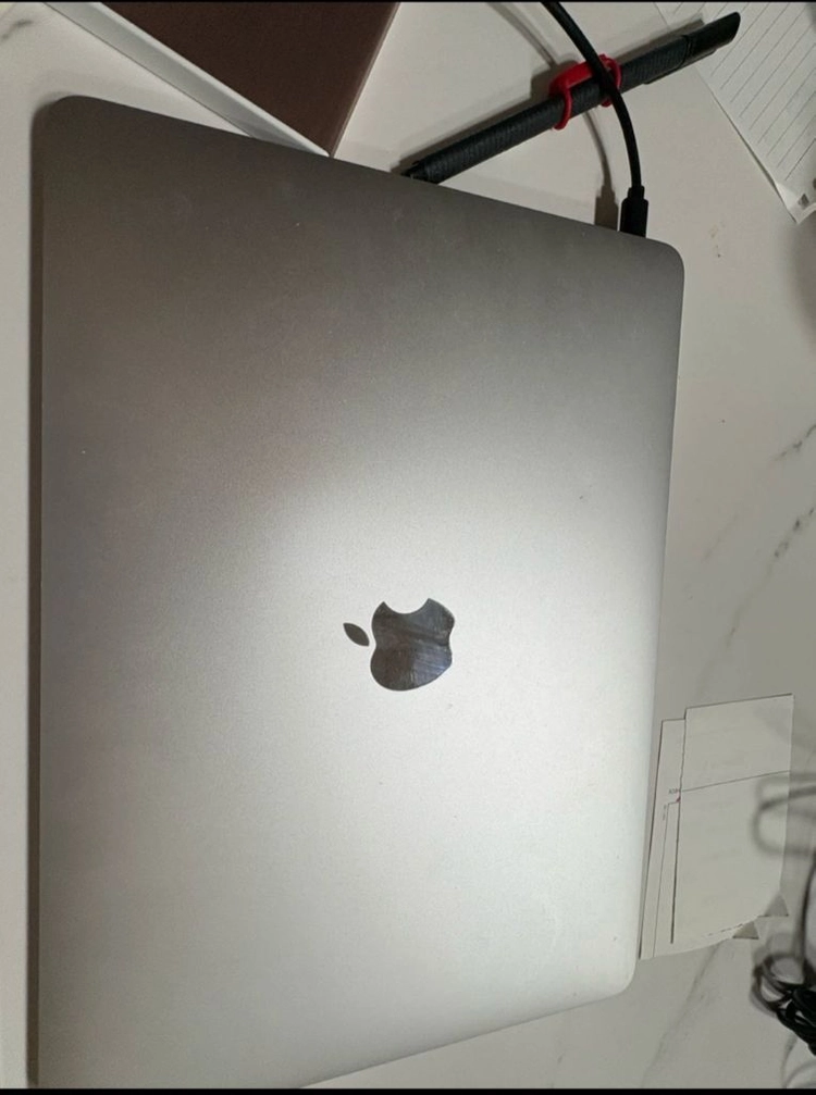 Apple MacBook Air M1 13인치 이미지