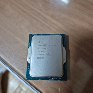 i7 12700 + 기가바이트 aero z690 ddr5 메인보드 이미지