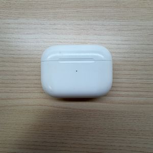 에어팟 프로 2세대 본체 8핀 이미지