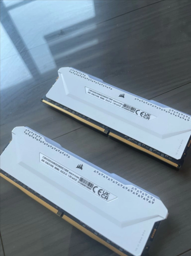 램 ddr4 3600 32G 램 팝니다 이미지