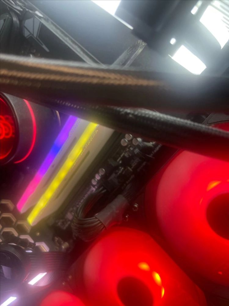 램 ddr4 3600 32G 램 팝니다 이미지