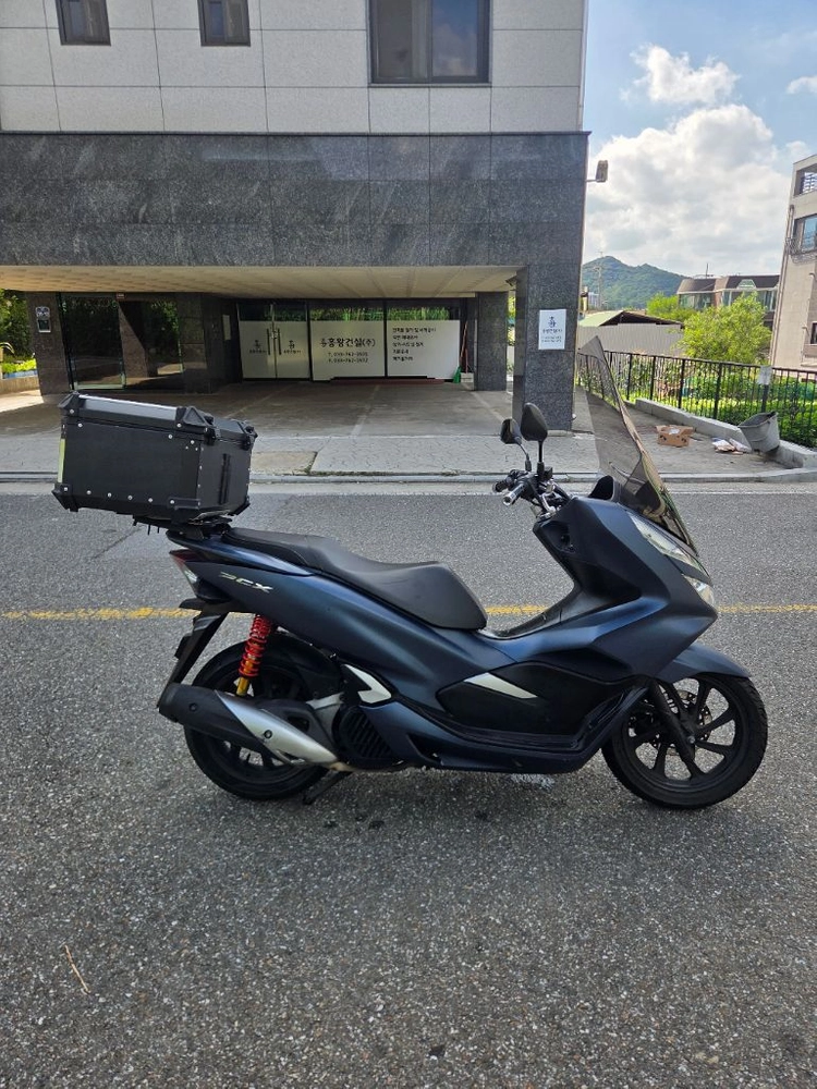 20년식 스쿠터 혼다 PCX125 오토바이 판매합니다 이미지