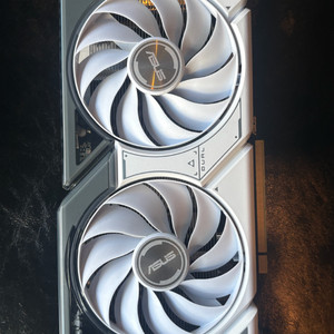 ASUS rtx4060 8g 화이트 그래픽카드 이미지
