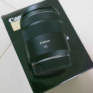 캐논 RF 85mm F2 렌즈 마크로 이미지