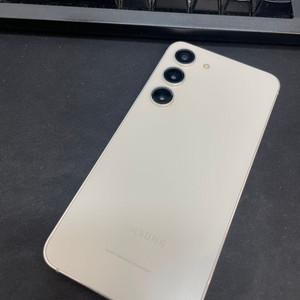갤럭시S23 크림 256GB 무잔상 상태좋은 중고39만5천팝니다 이미지