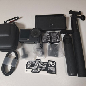 DJI 오즈모 액션6 + 삼각대 + 128GB SD카드 + AR필름 + 케이스 이미지