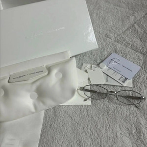 젠틀몬스터 마르지엘라 mm218 이미지