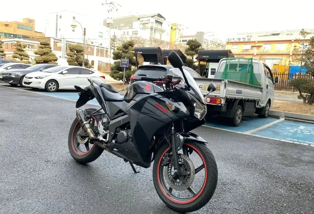 혼다 CBR125 16년식 아크라포빅 머플러 구조변경 완료 - 안심되는 중고거래