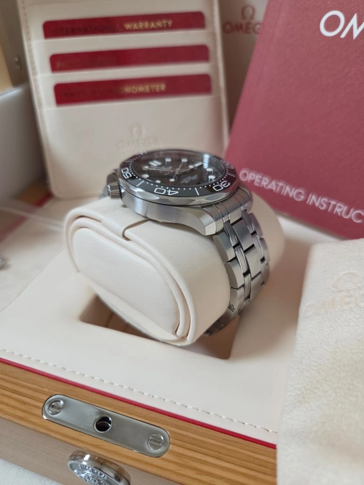 오메가 씨마스터 다이버 300M 42mm 스틸 블랙 다이얼 2020.05국내 풀셋 이미지