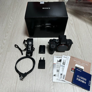 소니 A7M4 바디 풀박스 이미지