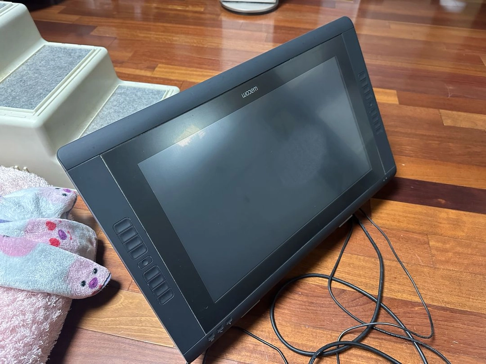와콤 신티크 22 DTK-2200 액정 타블렛 풀세트 이미지